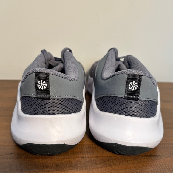 Nike LEGEND ESSENTIAL 3 NN Mens Smoke Grey DM1120-002 Sneakers Shoes 10 - Picture 2 of 7